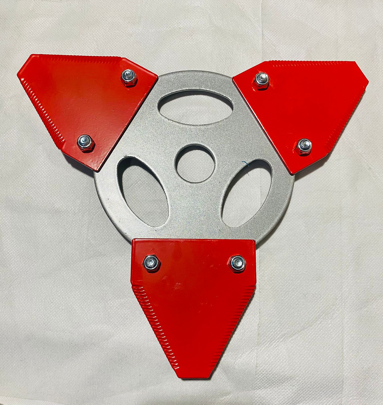 TRIANGLE BLADE B